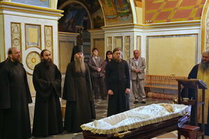 В Киево-Печерской лавре совершили заупокойную литию по Олейнику