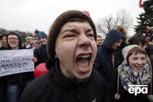 Педагоги погрожують наслідками учасникам російських мітингів проти корупції