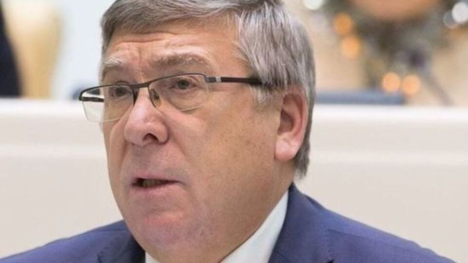 Рязанський: Екстрену медичну допомогу громадяни отримають, але виїхати за кордон не зможуть
