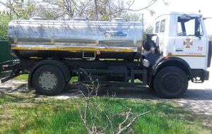 Для підвезення води в Авдіївку використовують три автомобілі
