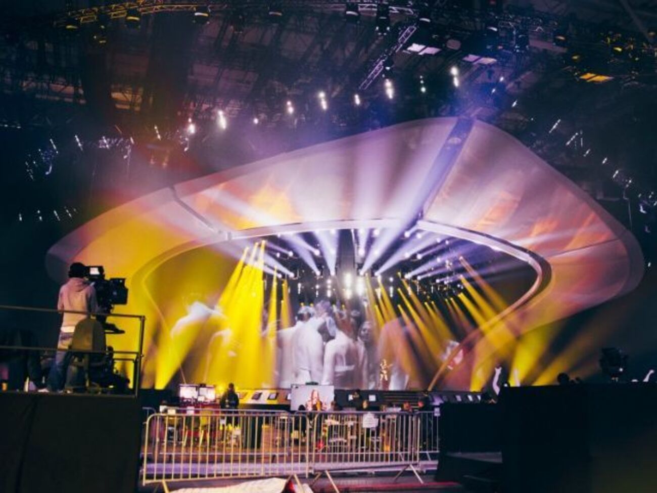 Участники "Евровидения 2017" провели первые репетиции в МВЦ