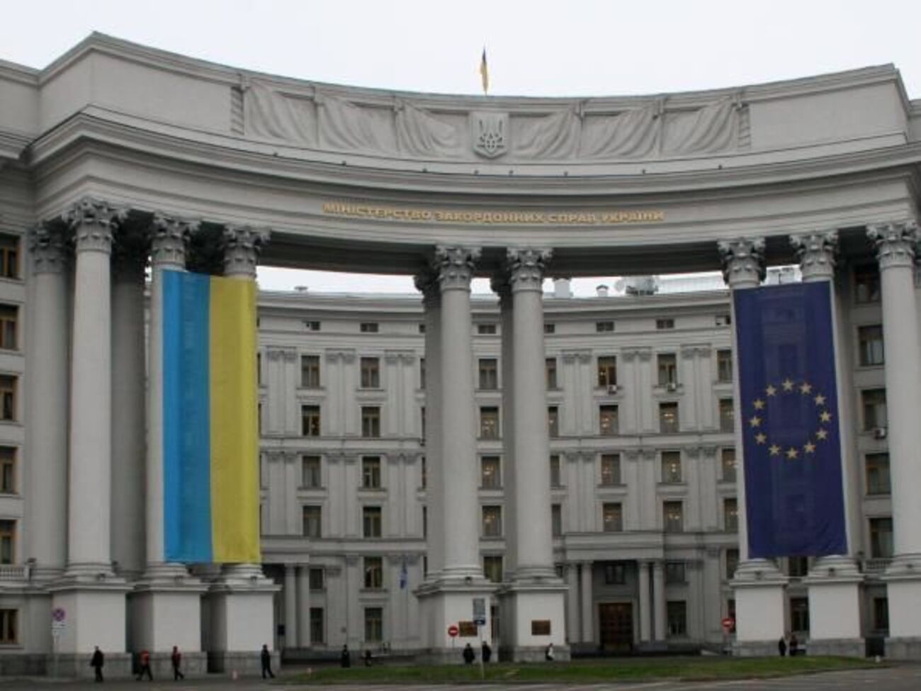 Послів не призначено станом на 27 квітня 2017 року