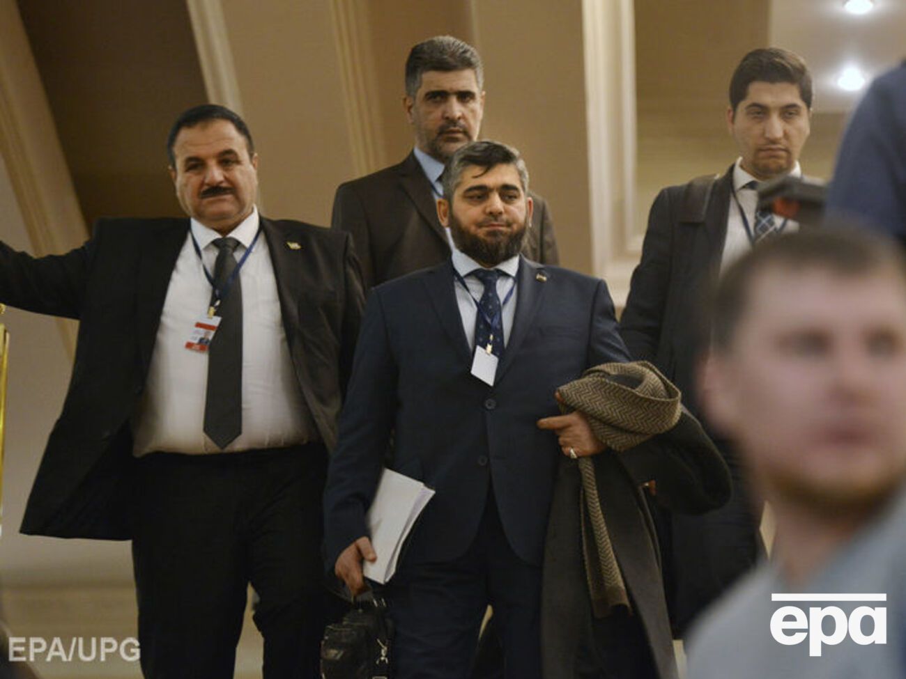 Оппозиция требует прекращения бомбардировок