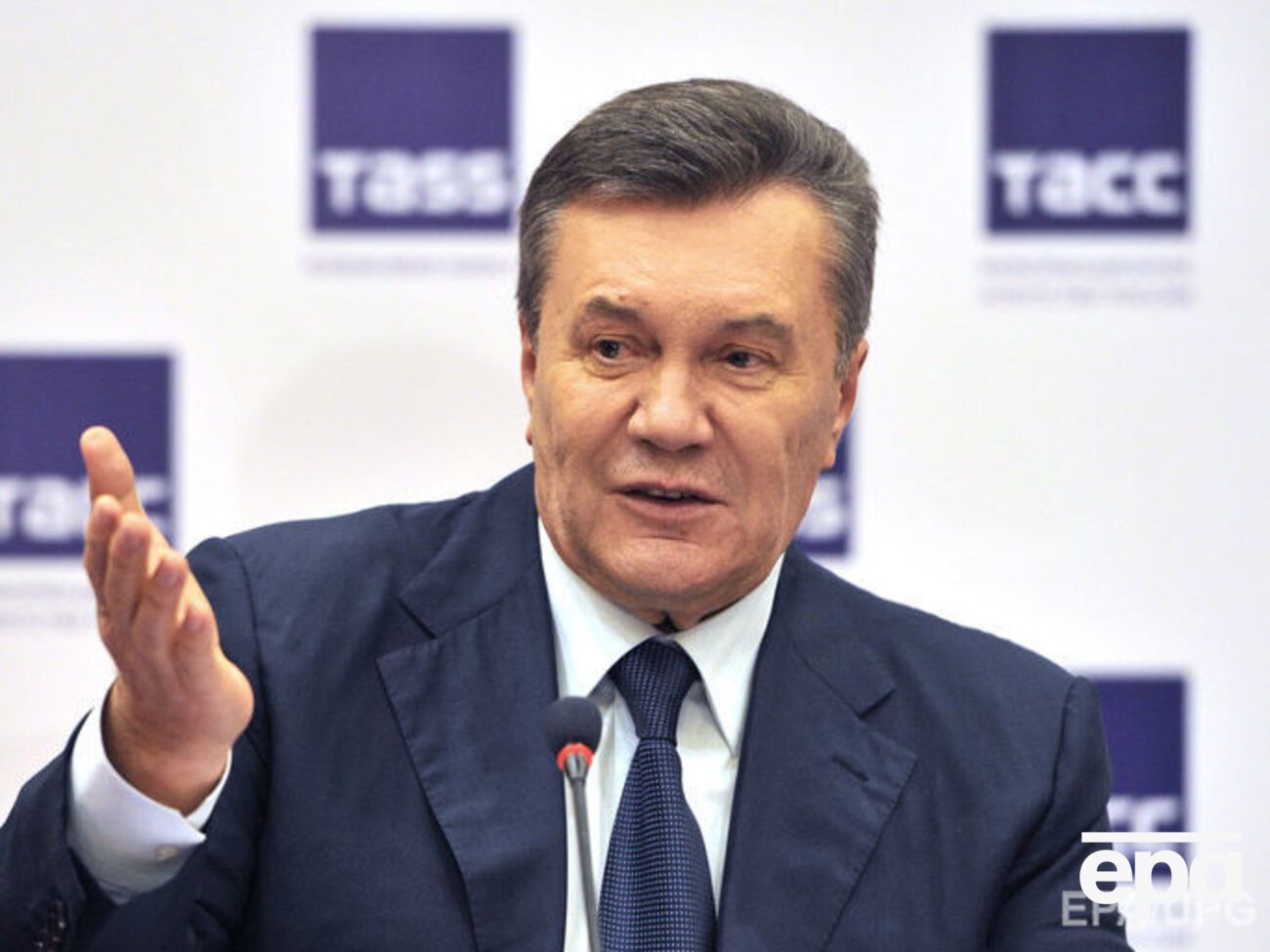 За даними адвокатів, з Януковича зняли "червону картку" Інтерполу