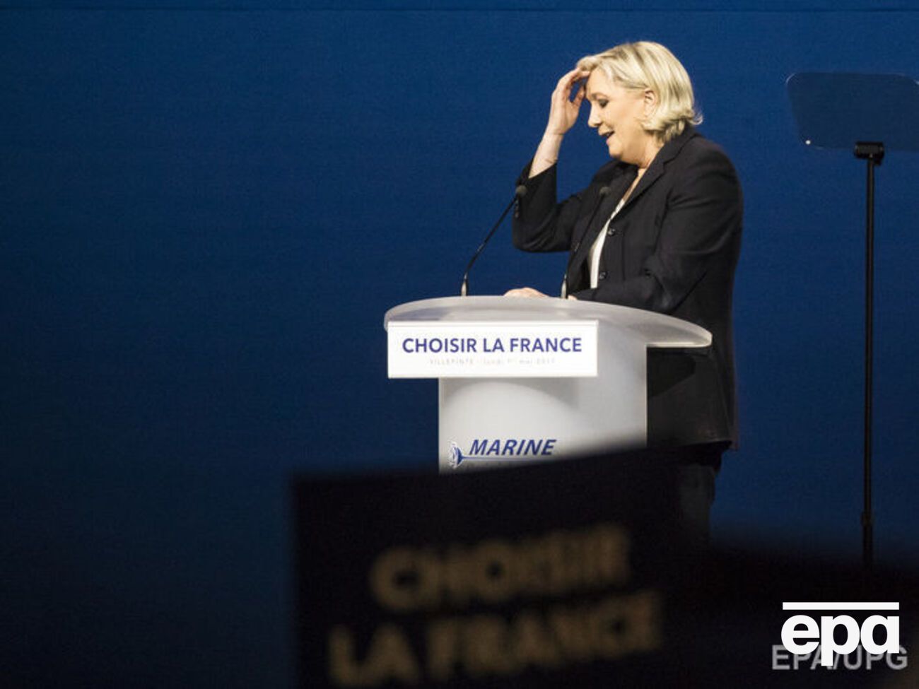 Журналисты выяснили условия получения партией Ле Пен российского кредита