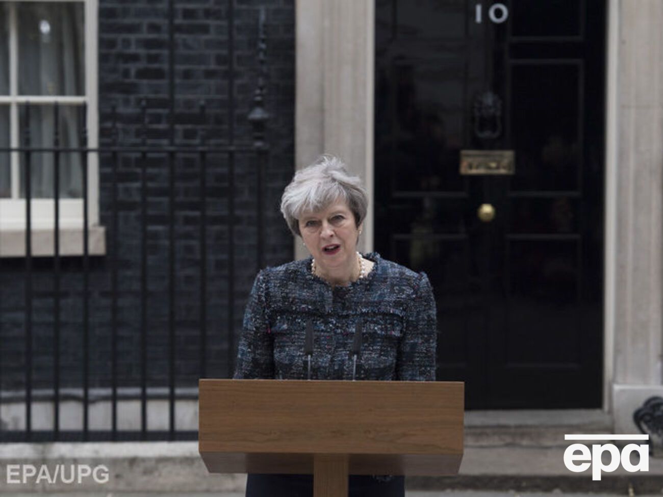 Тереза Мэй выступила с речью после встречи с королевой Елизаветой II