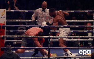 Рассечение Кличко получил во время первого нокдауна
