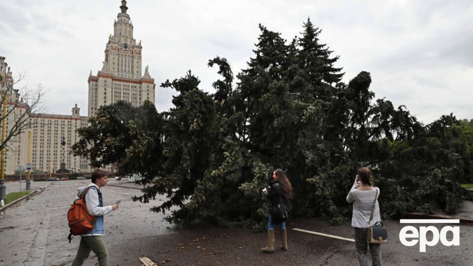 На Москву налетів найбільш руйнівний ураган протягом останніх 100 років