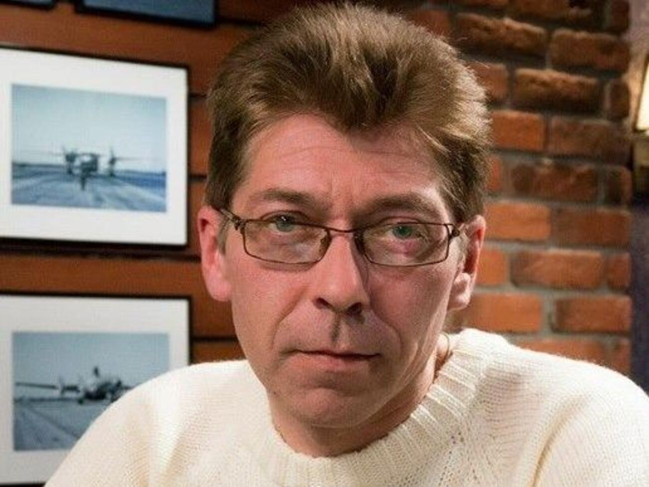 Путін стояв і витирався перед Макроном, як старий двієчник перед молодим учителем