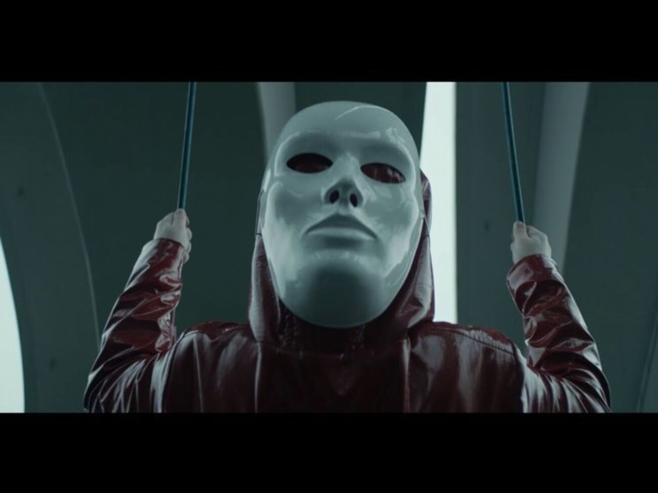 Вышел клип Сукачева на песню "Маленькая девочка"