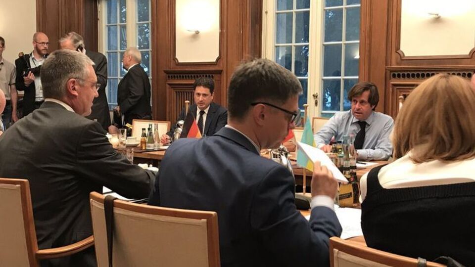 Переговоры проходили на вилле Борзиг в Берлине