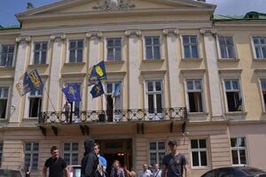 Националисты захватили облсовет Львова