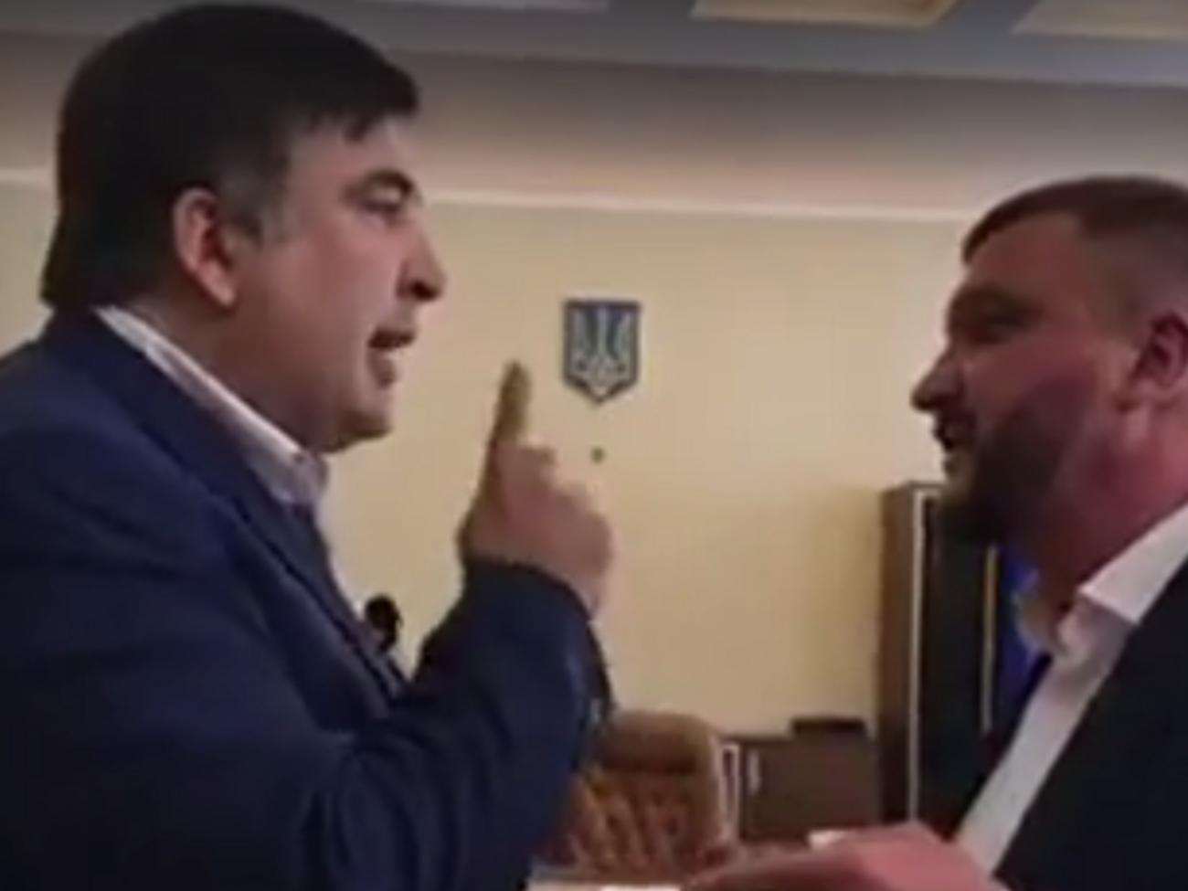 Саакашвілі назвав Петренка мерзотником, а той зажадав покинути його кабінет