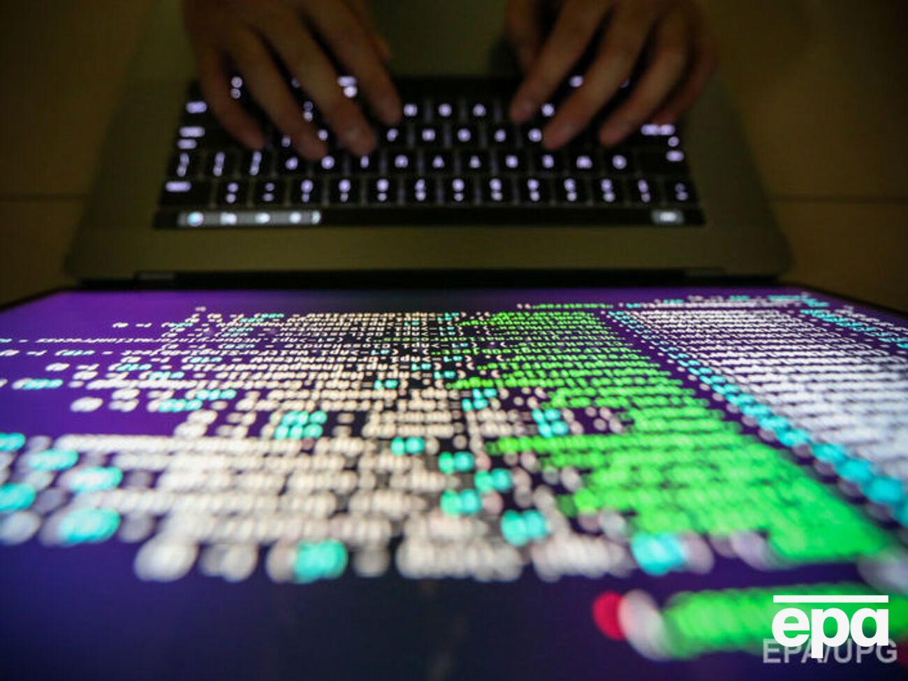 Соціальні мережі хакери використовують як платформи для розміщення шкідливих вірусів, пояснюють експерти