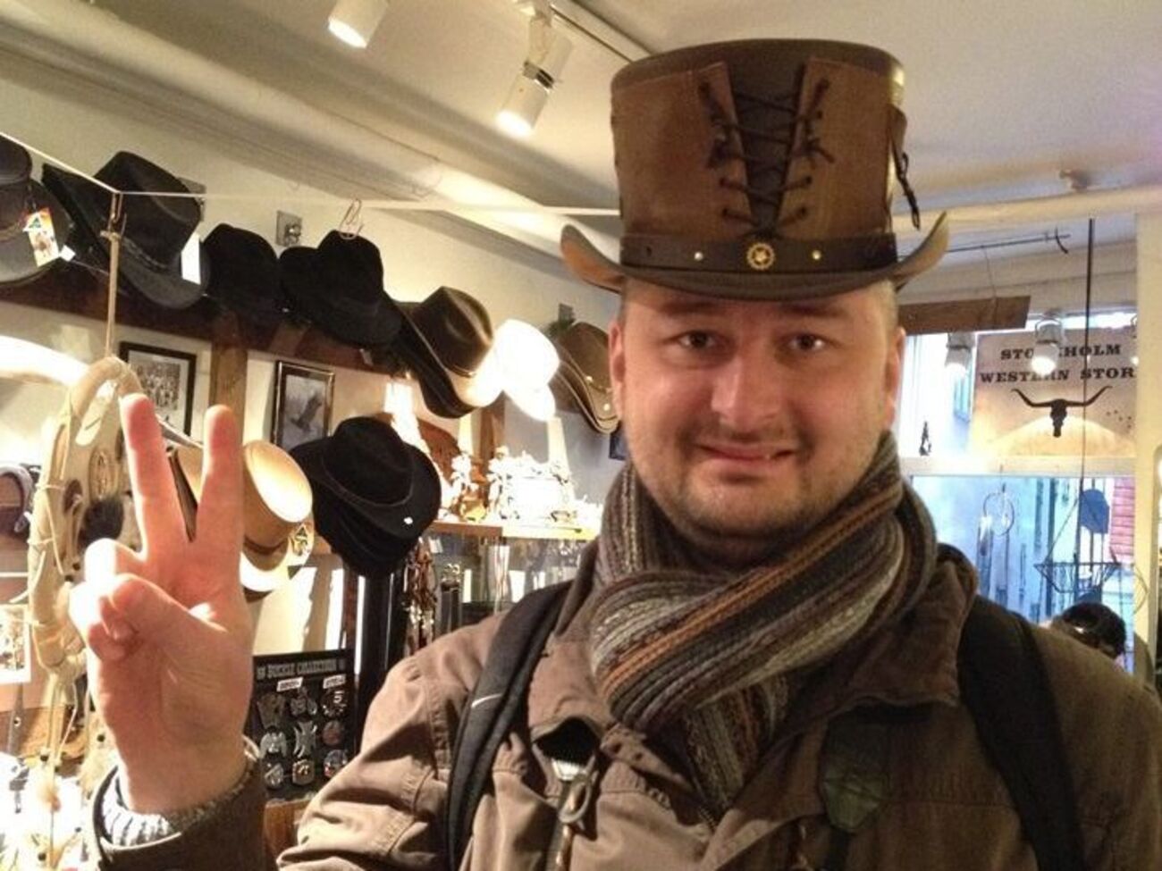 Бабченко: Запитання до тих, хто дозволяє владі так пиляти на своєму місті, що воно складається, як будиночок Нуф-Нуфа від першого ж пчиху