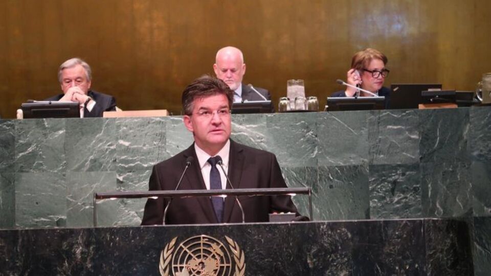 Лайчак является вице-премьер-министром и министром иностранных дел Словакии