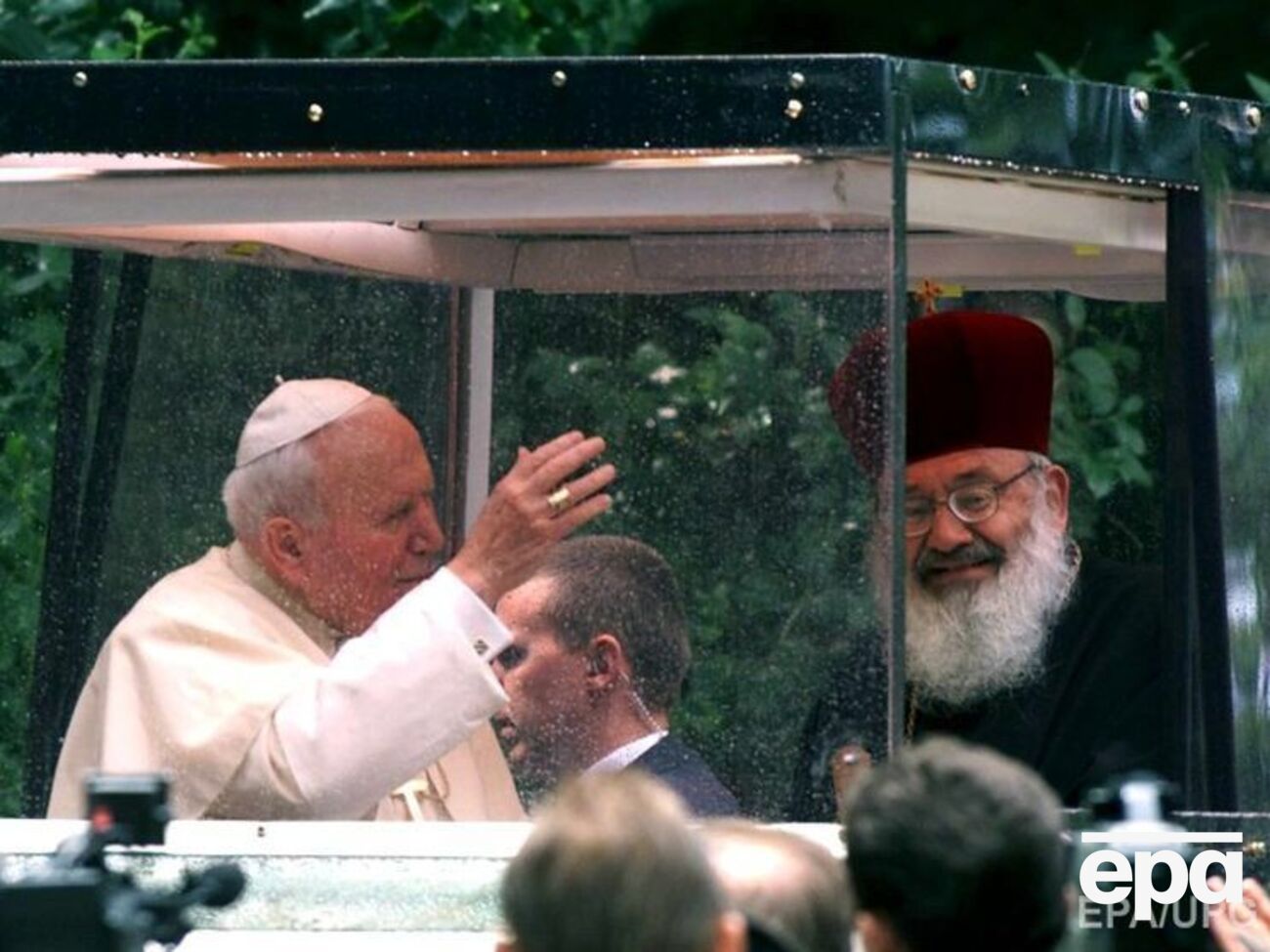 Любомир Гузар и папа Иоанн Павел II в Киеве в 2001 году