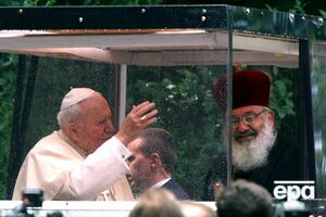 Любомир Гузар и папа Иоанн Павел II в Киеве в 2001 году