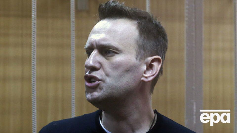 Навальний не проти, щоб фільм про Медведєва дивилися відвідувачі порносайта