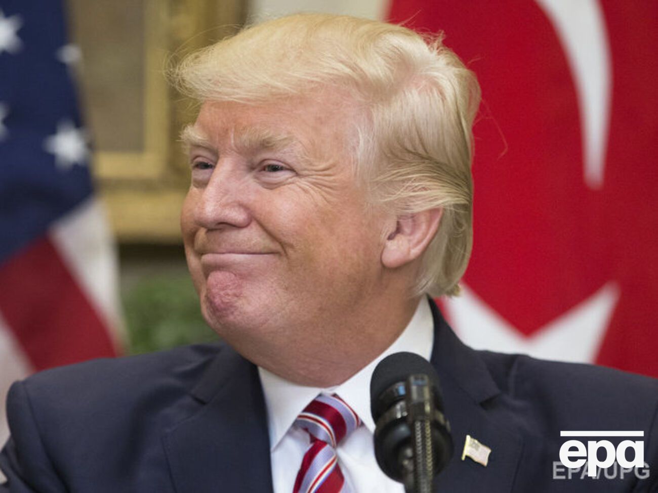 Слово из твита Трампа стало мемом