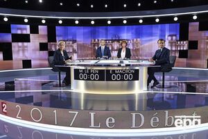 Теледебаты длились около двух часов