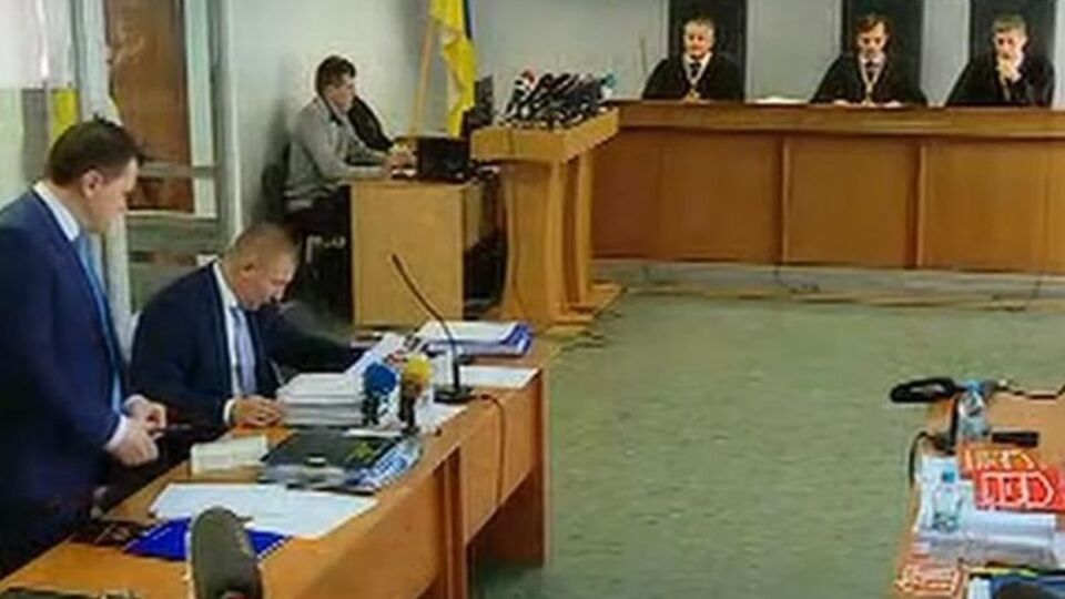 Засідання суду проходить без Януковича