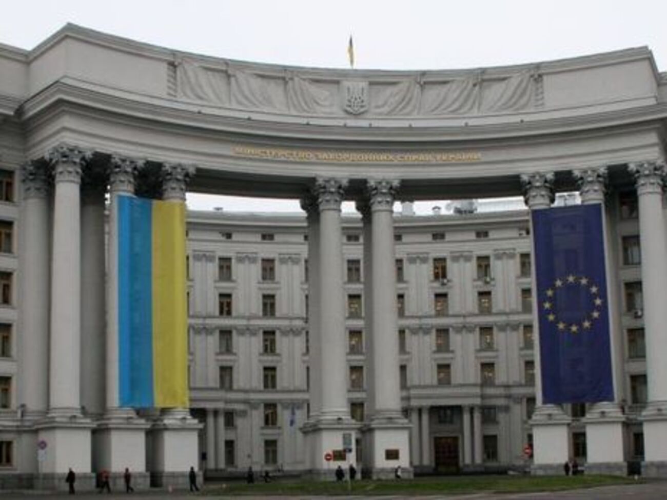 У МЗС зазначили, що присутність міжнародних моніторингових органів на території Криму є "життєво необхідною та невідкладною"