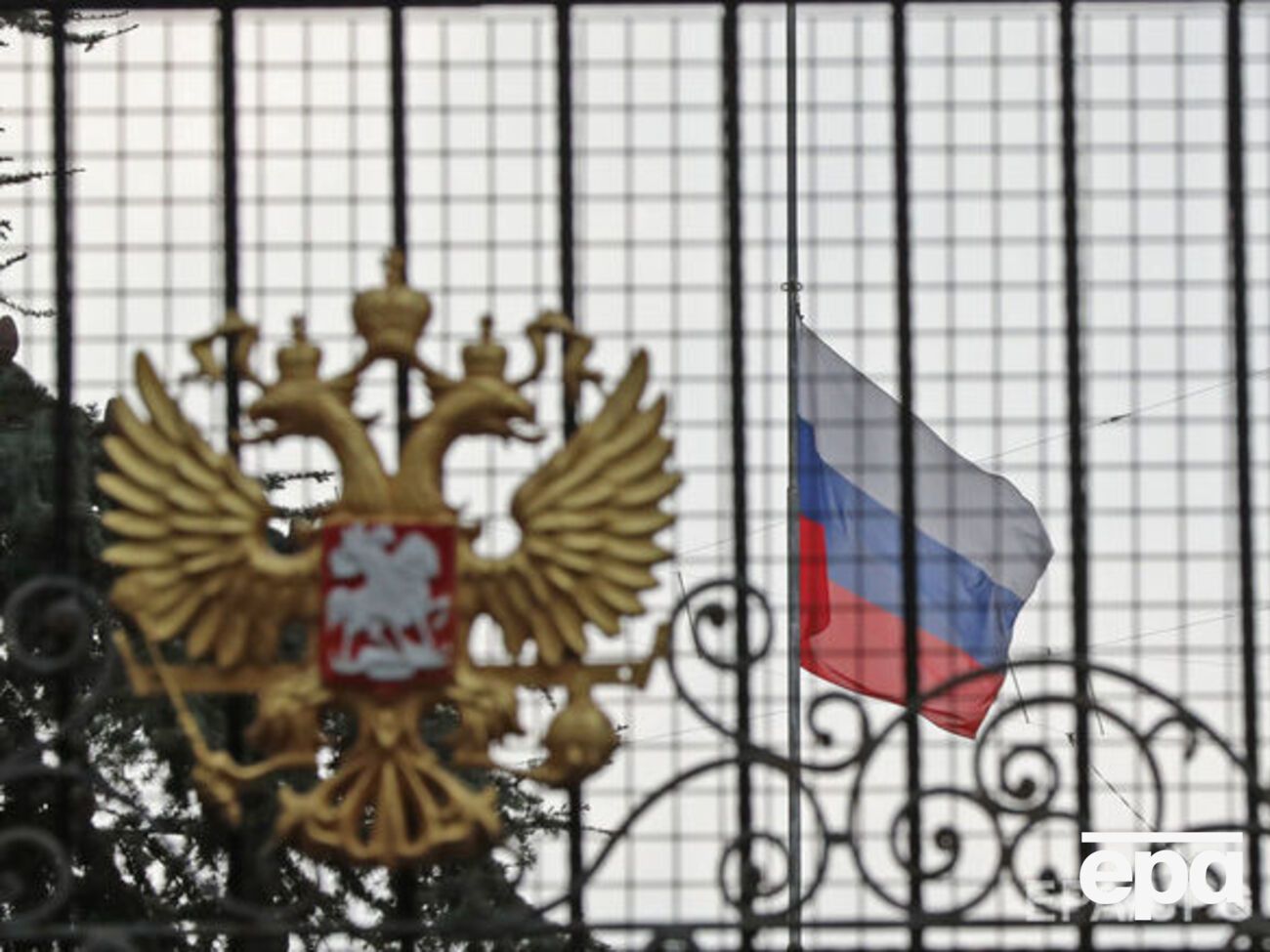 "Карта соотечественника" даст русскоязычным иностранцам право на въезд и трудоустройство в России