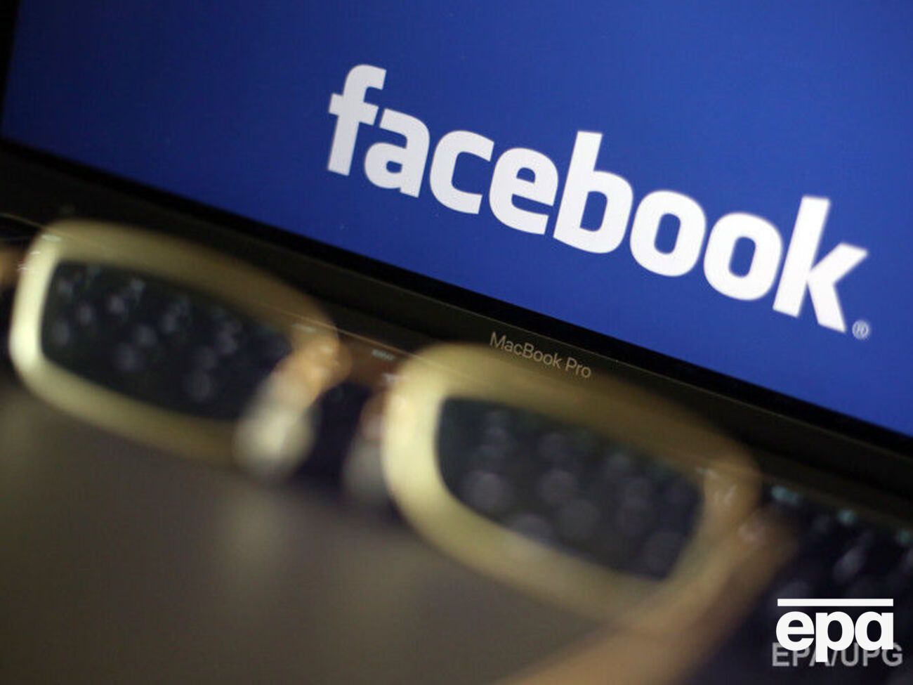 Количество ежемесячных активных пользователей Facebook приблизилось к 2 млрд человек