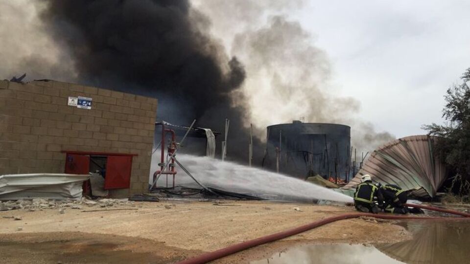 Пожежу продовжують гасити