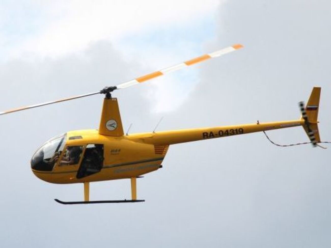 Один из вертолетов&nbsp;Robinson, принадлежащих компании "Лайт Эйр"