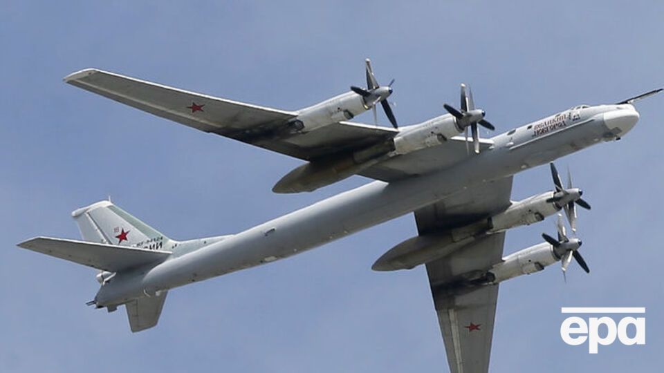 Стратегический бомбардировщик Ту-95 снова подлетел к побережью США