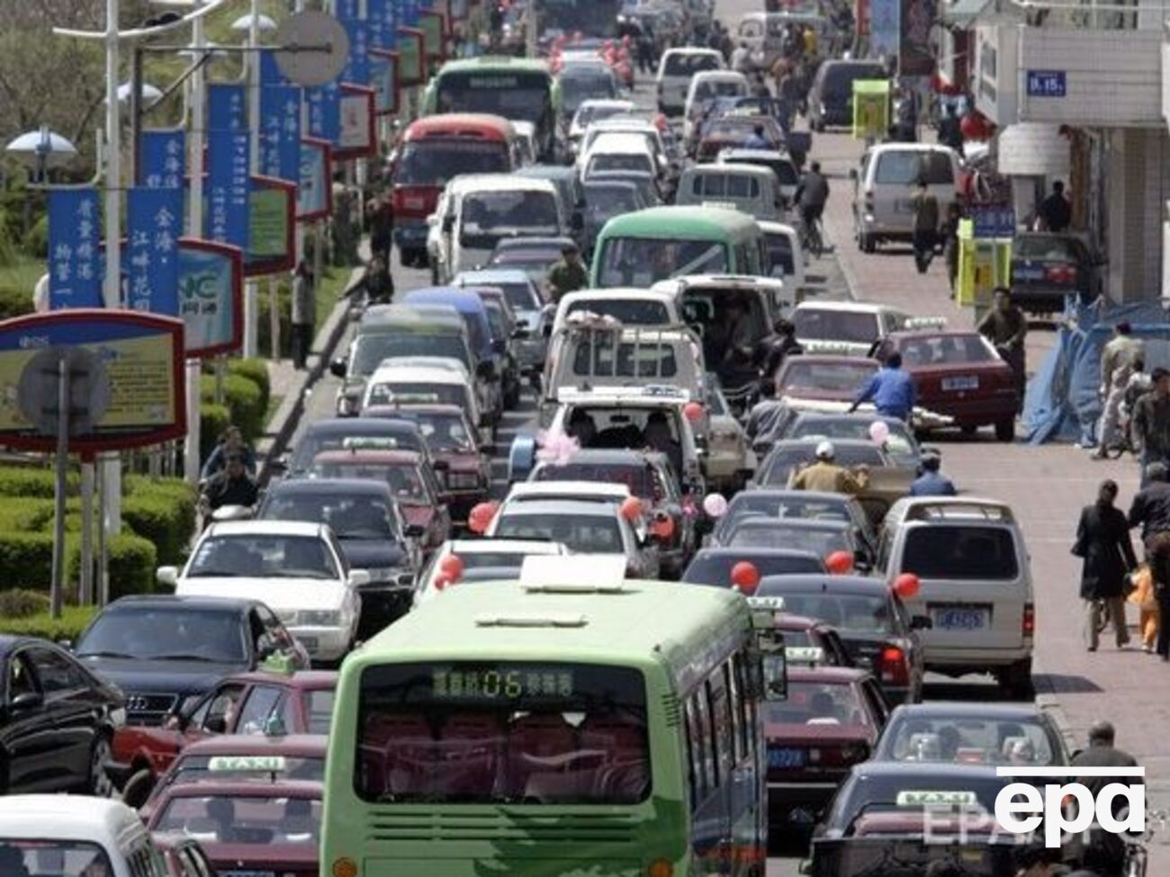 У Китаї намагалися заощадити на перевезенні робітників