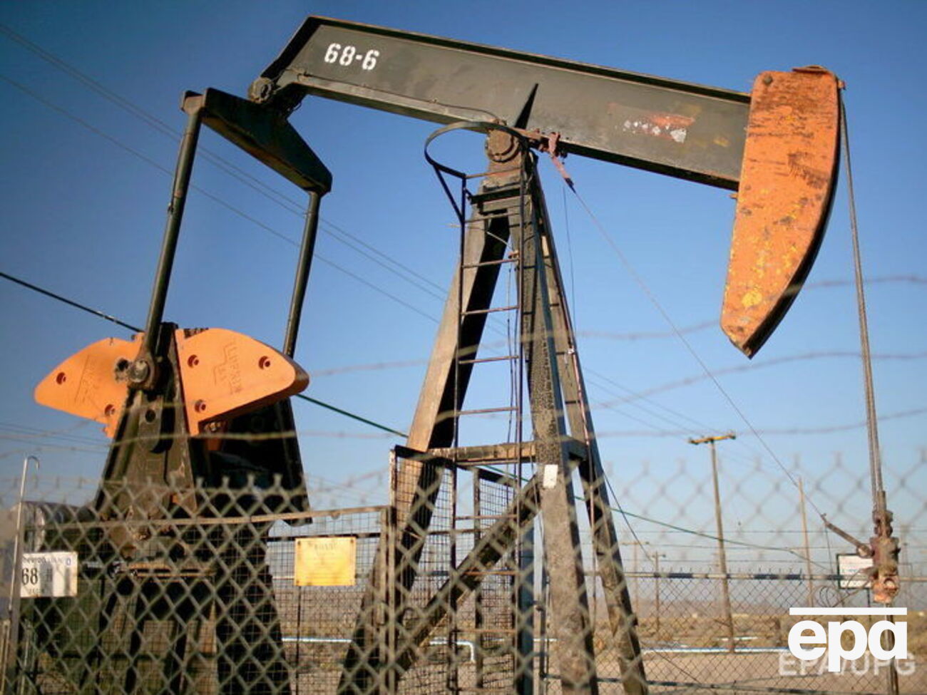 На стоимость нефти повлияли данные о ее запасах в США