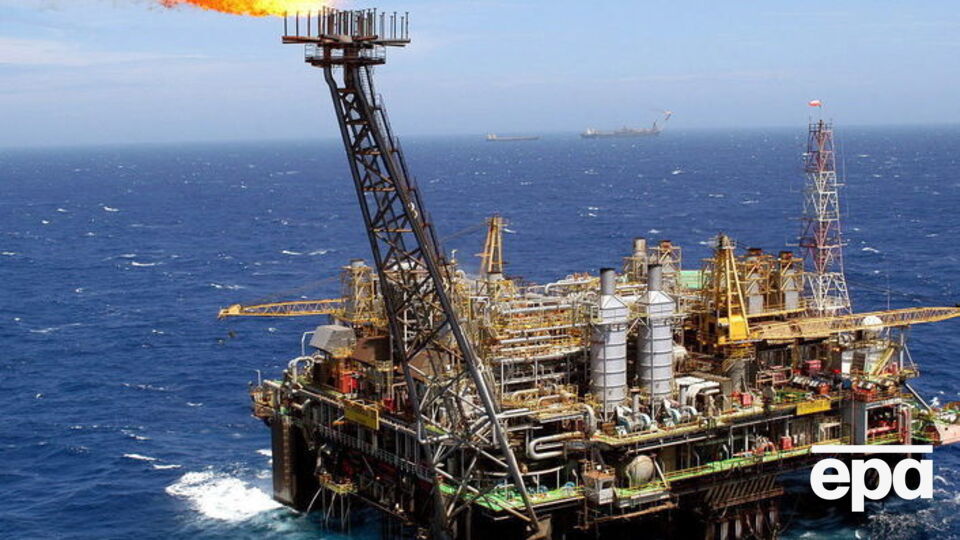 Нефть резко подешевела