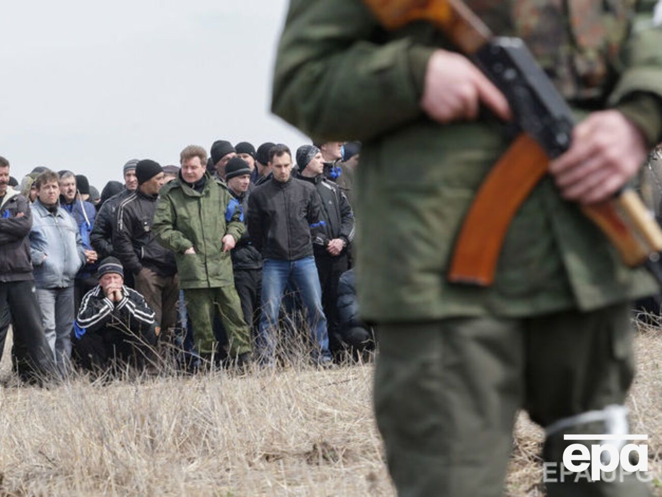 Бойовик на Донбасі наїхав на мирного жителя