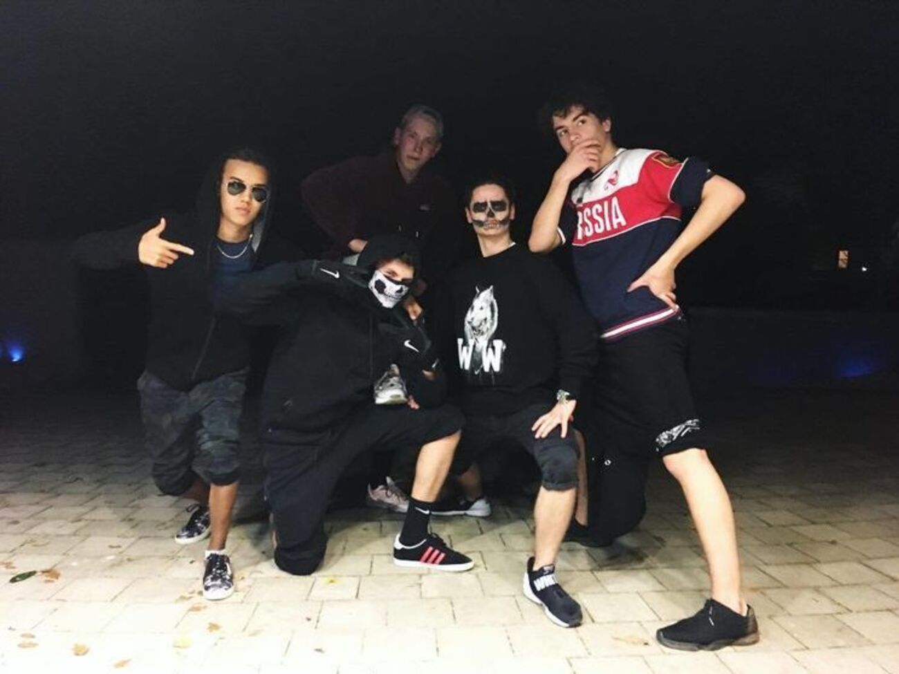 Михаил Порошенко, младший сын украинского президента, сфотографировался в толстовке с надписью "Россия"