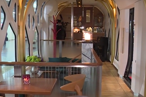 Над дизайном вагонів працював Кен Кійоюкі Окуяма, який співпрацював із General Motors і Porsche