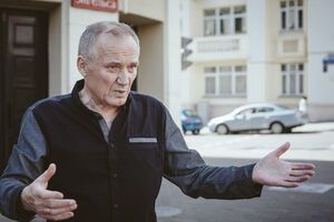 Владимир Некляев должен отбыть пять суток ареста, сообщила его жена Ольга