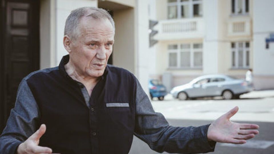 Владимир Некляев должен отбыть пять суток ареста, сообщила его жена Ольга