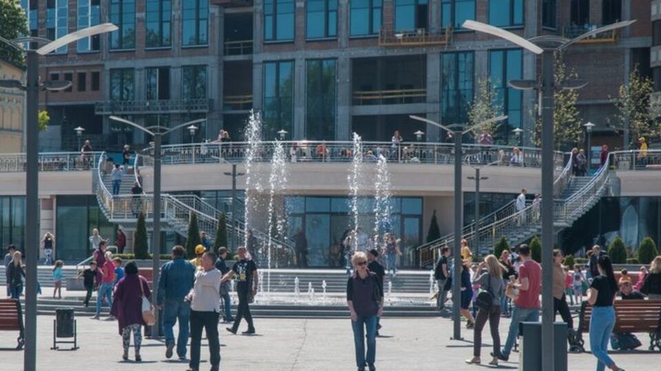 В Киеве открыли наземную часть Почтовой площади