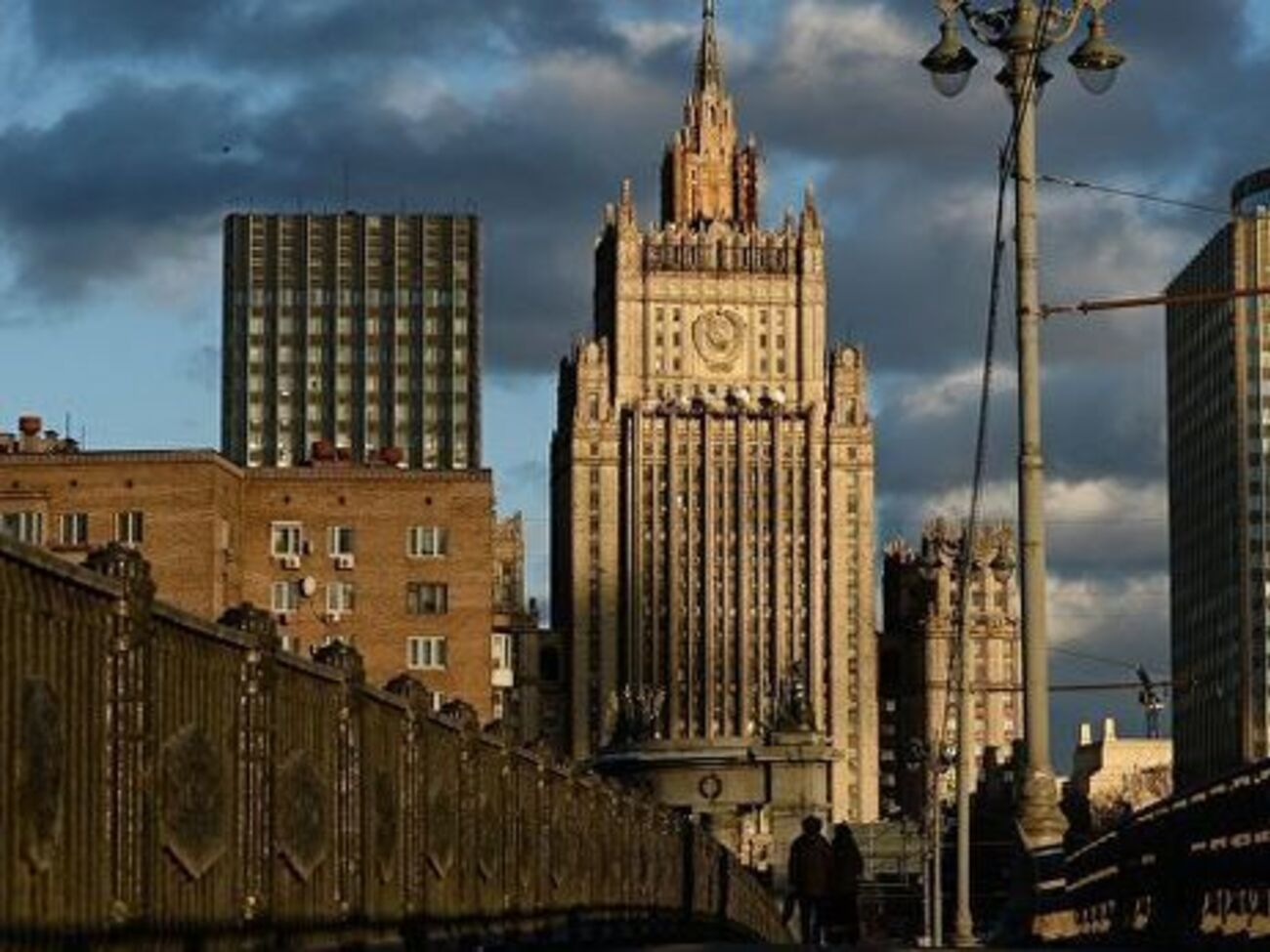 В МИД РФ возмутились, что Франция и Великобритания проводят расследования на территории&nbsp;"суверенного государства &ndash;&nbsp;участника Конвенции о запрещении химического оружия"