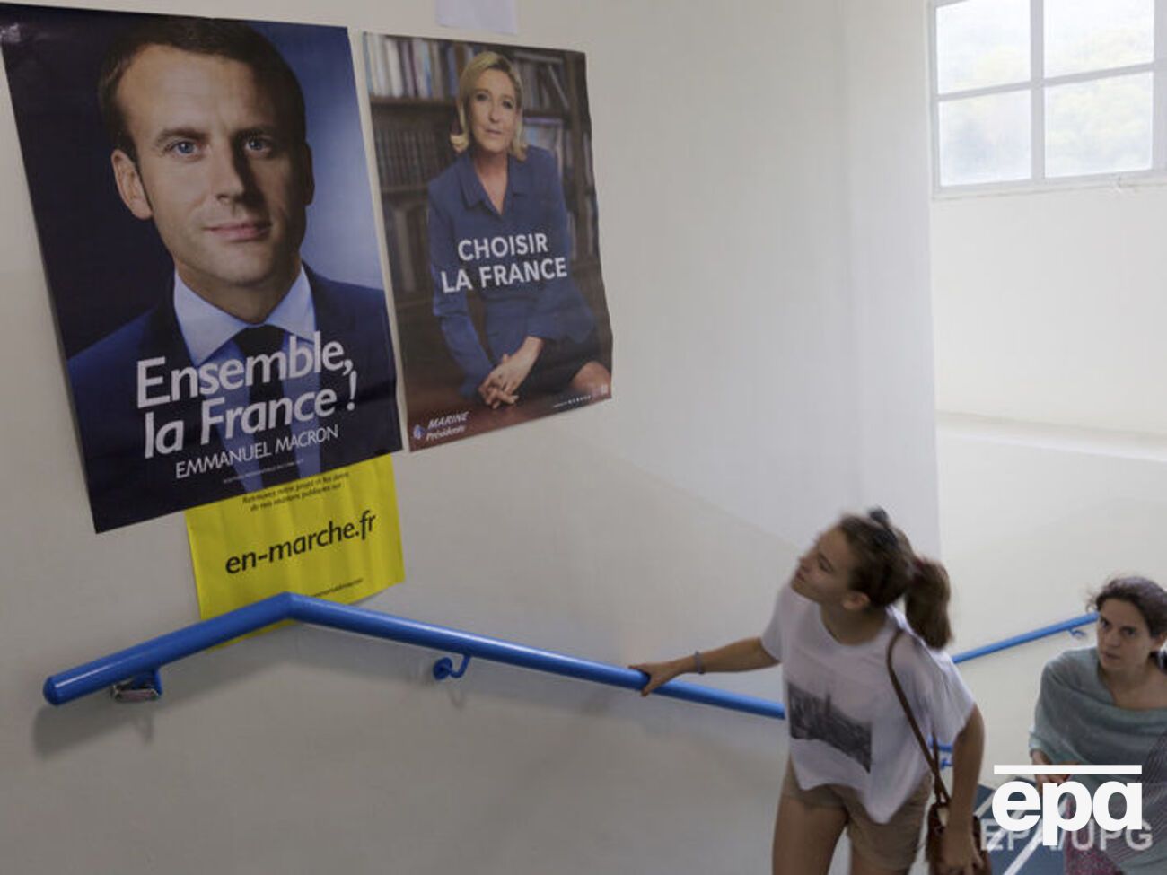 Французы выбирают между Макроном и Ле Пен