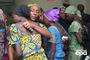 Президент Нигерии примет освобожденных из плена "Боко Харам" девочек в воскресенье в Абудже