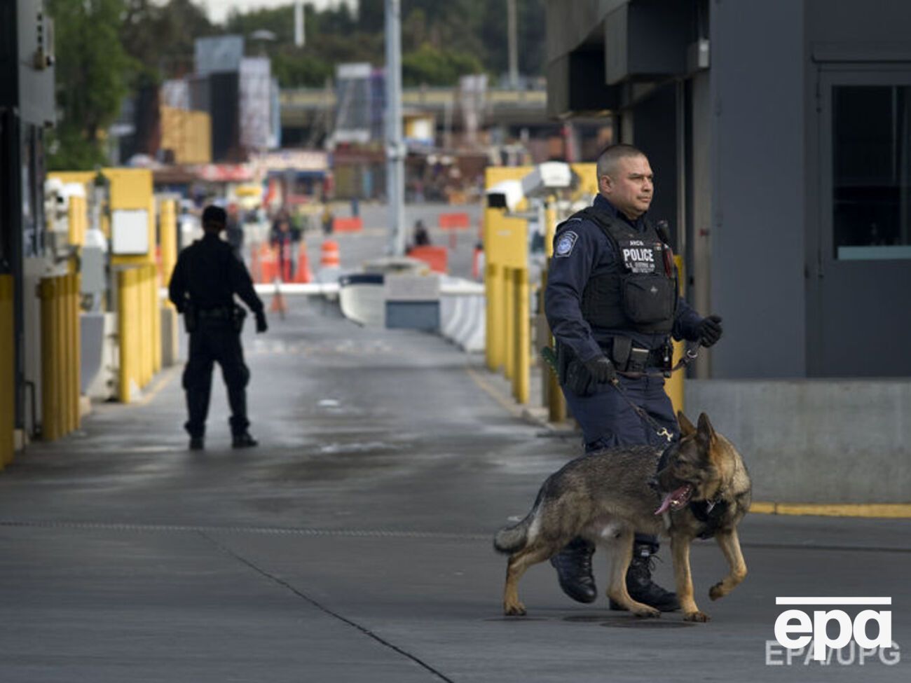 Правоохранители прибыли на вызов к автостоянке возле школы в Сан-Диего