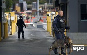 Правоохранители прибыли на вызов к автостоянке возле школы в Сан-Диего