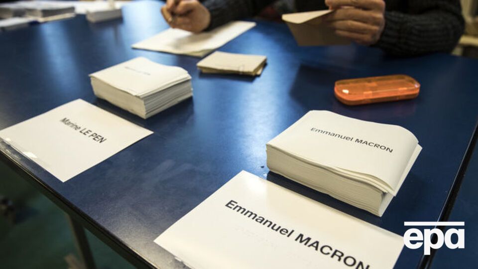 Во Франции проходит второй тур выборов президента