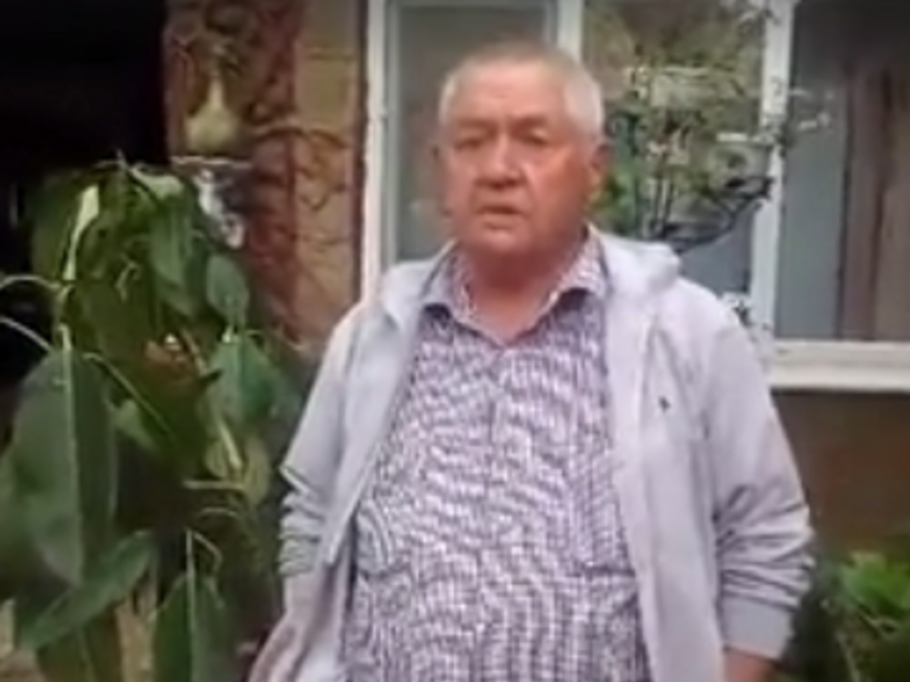 Аметов сообщил, что его старшего сына увезли в наручниках