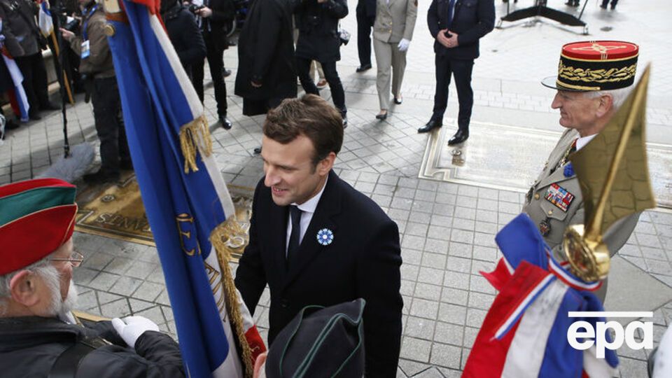 Макрон займет пост президента в ближайшее воскресенье