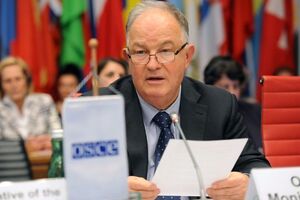 Апакан: Государства-члены ОБСЕ поручили невооруженным мужчинам и женщинам СММ выполнять трудную работу, и они имеют право делать это, не опасаясь физического или словесного нападения